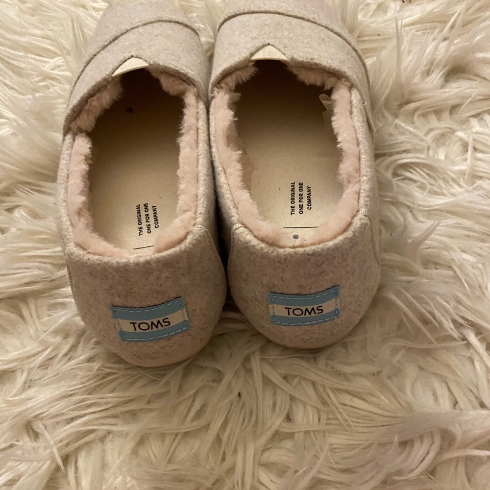 Tom’s slip on shoes with fur lining - Picture 3 of 7